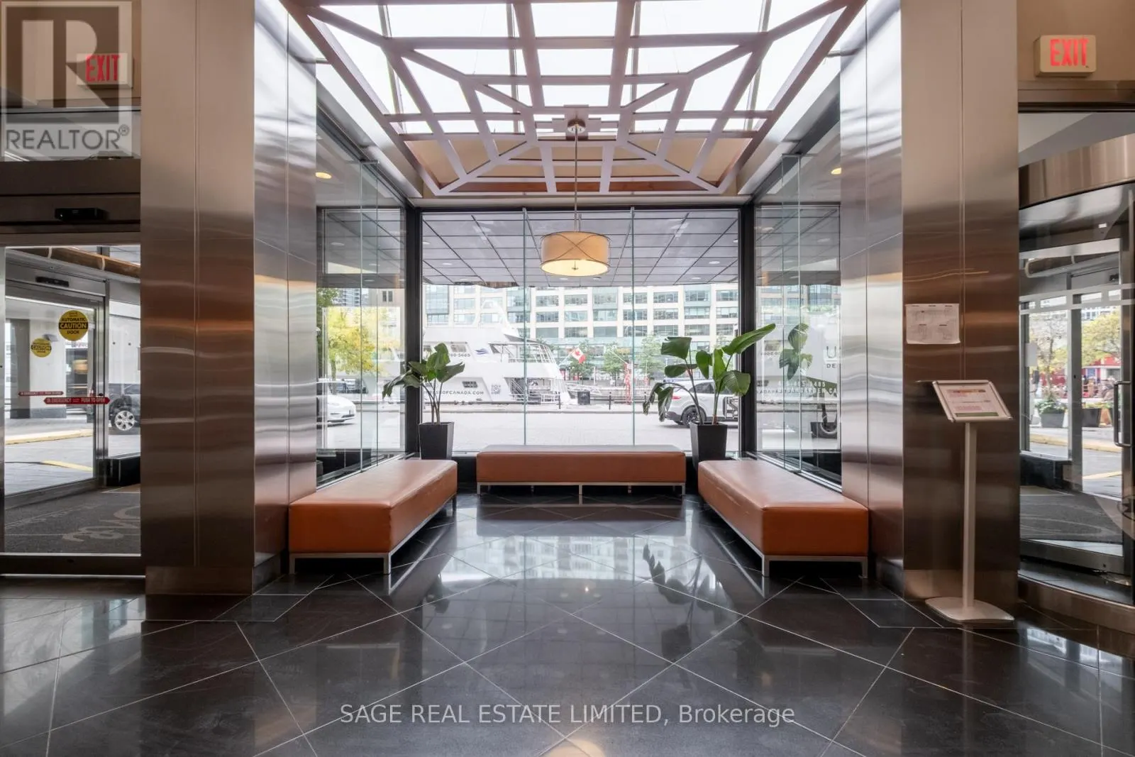 1509 - 77 HARBOUR SQUARE