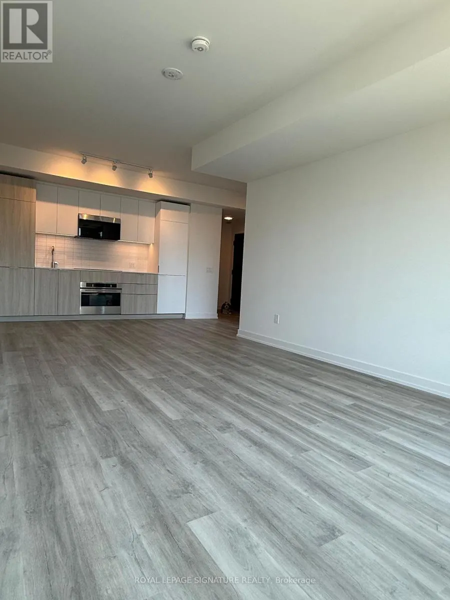 PH17 - 28 EASTERN AVENUE