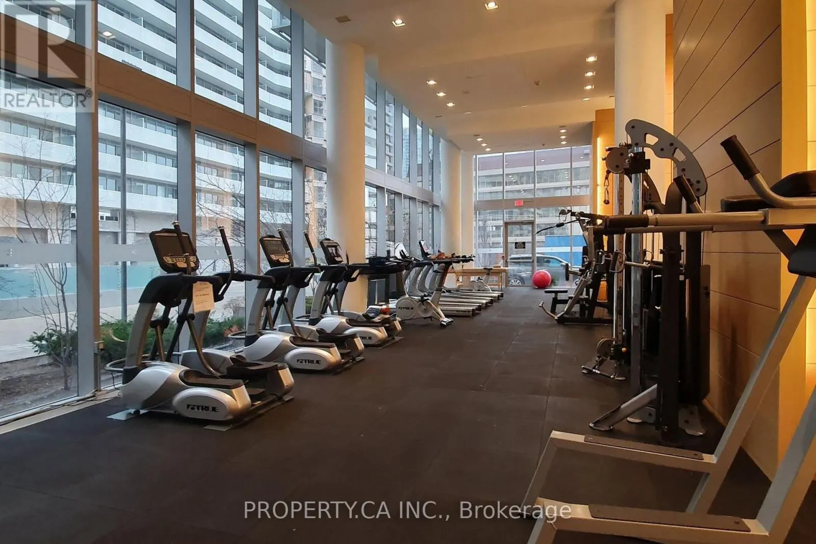 2209 - 15 QUEENS QUAY E