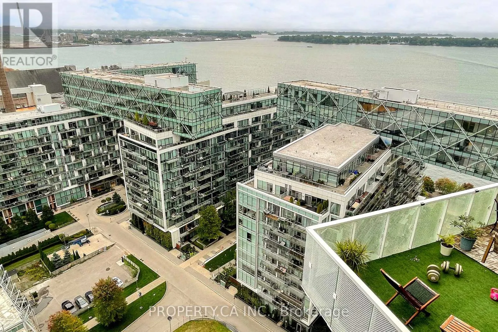2209 - 15 QUEENS QUAY E