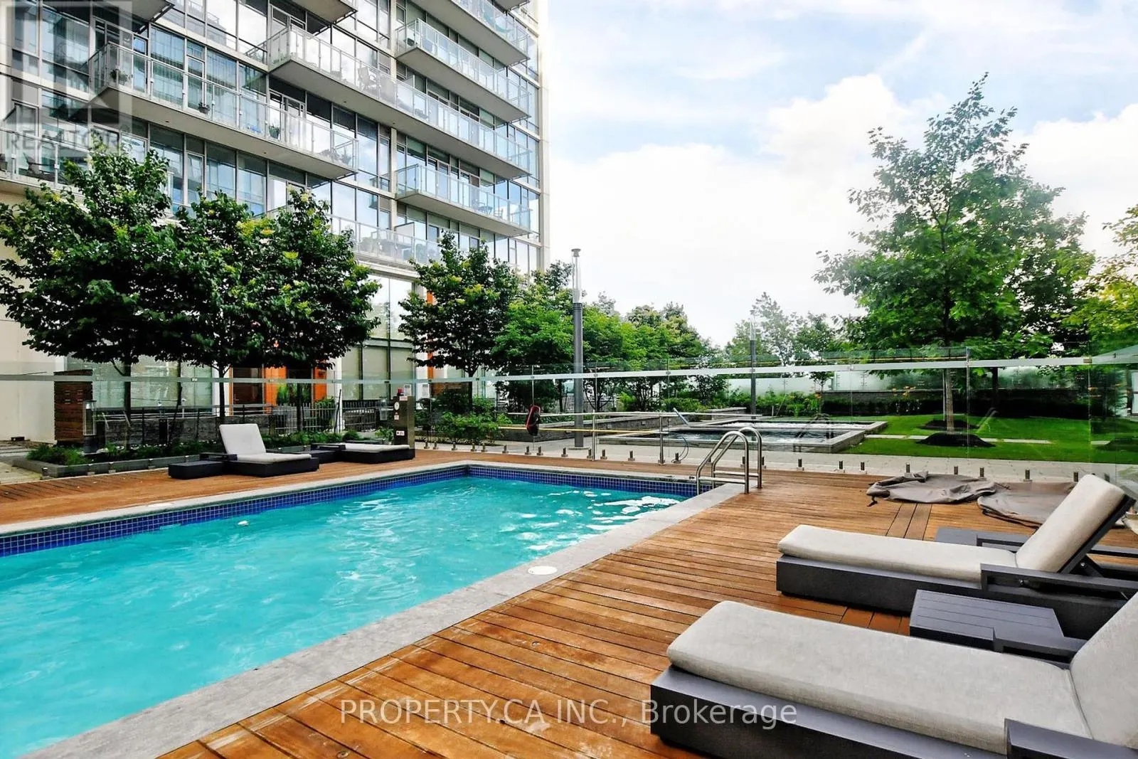 2209 - 15 QUEENS QUAY E