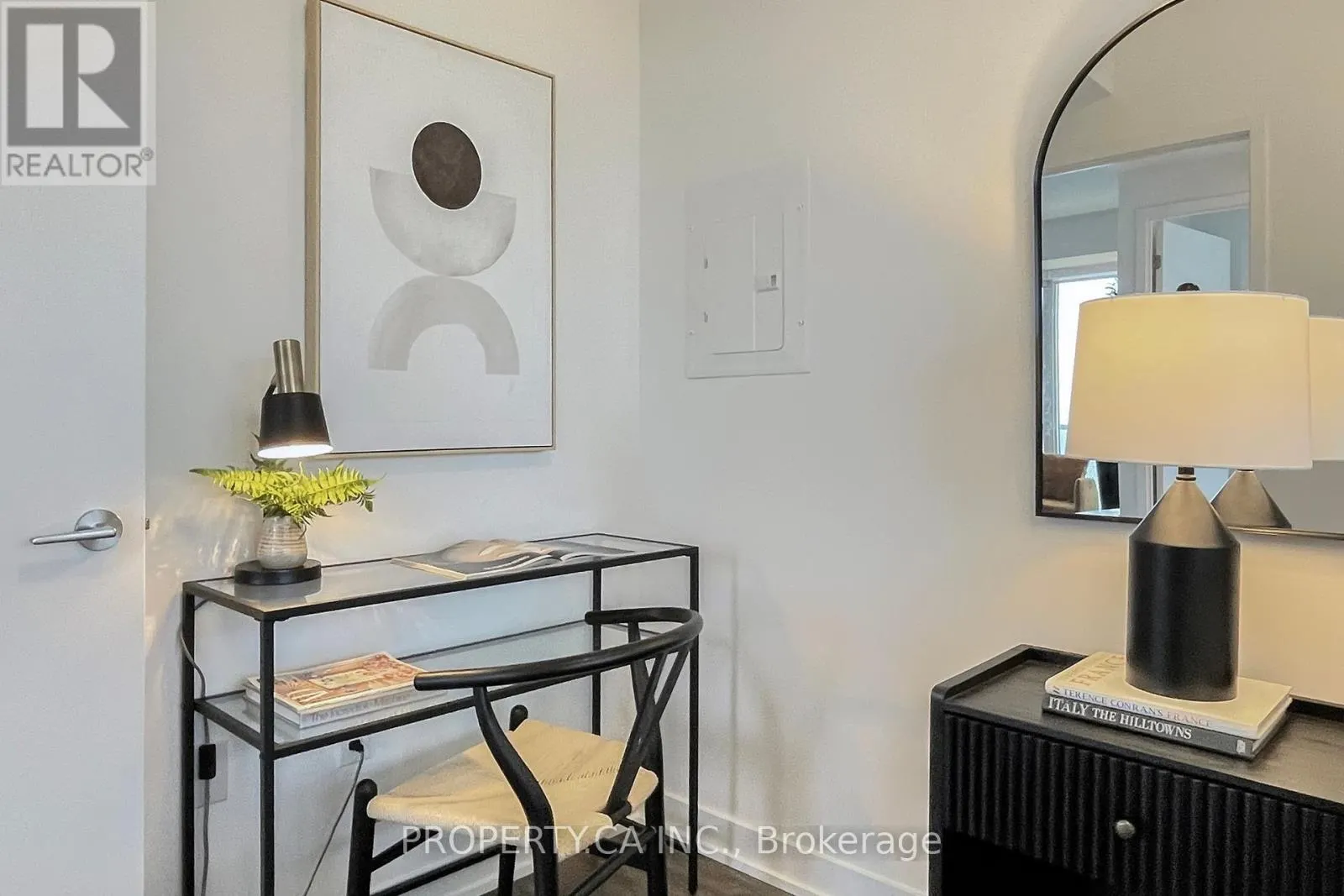 2209 - 15 QUEENS QUAY E