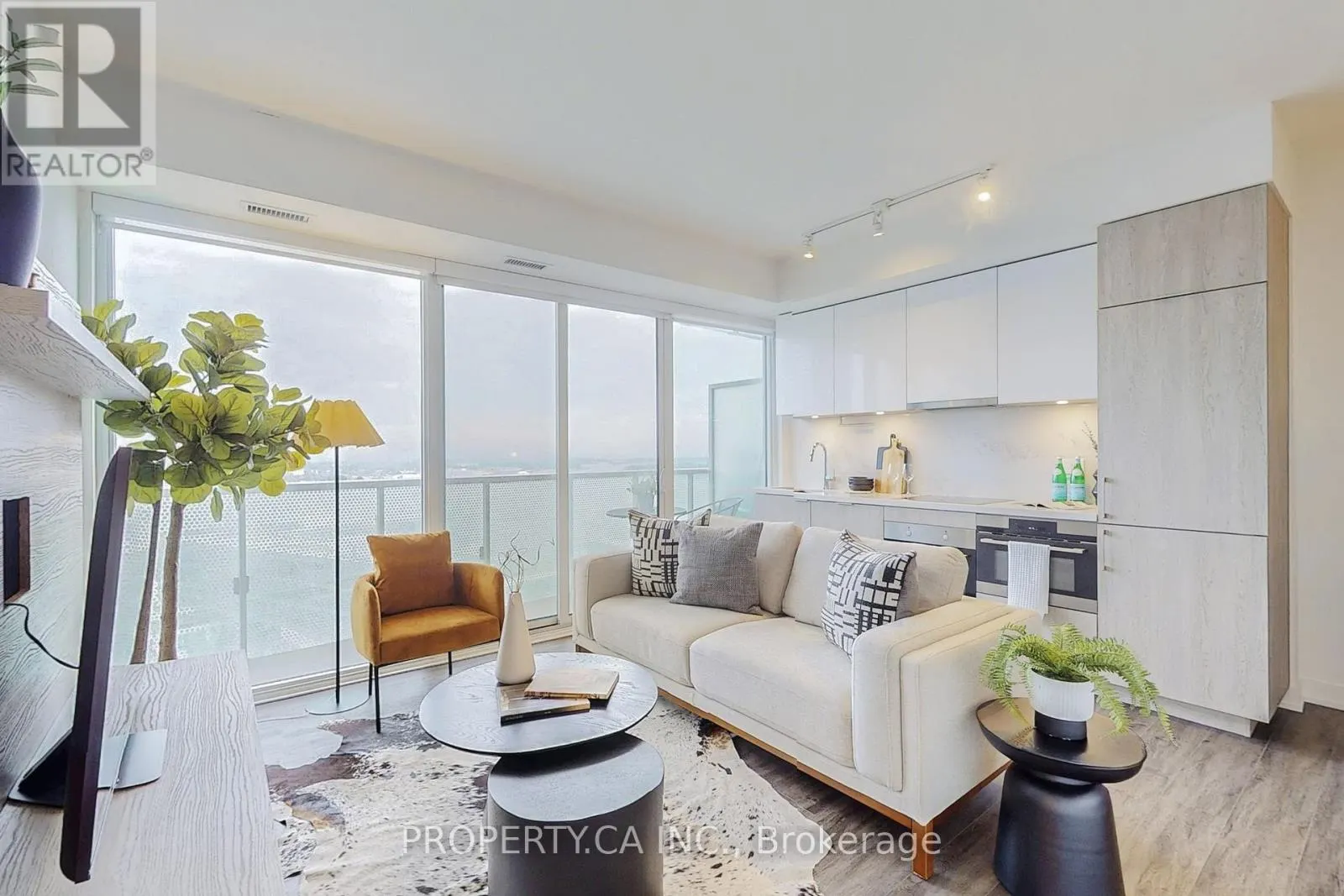 2209 - 15 QUEENS QUAY E
