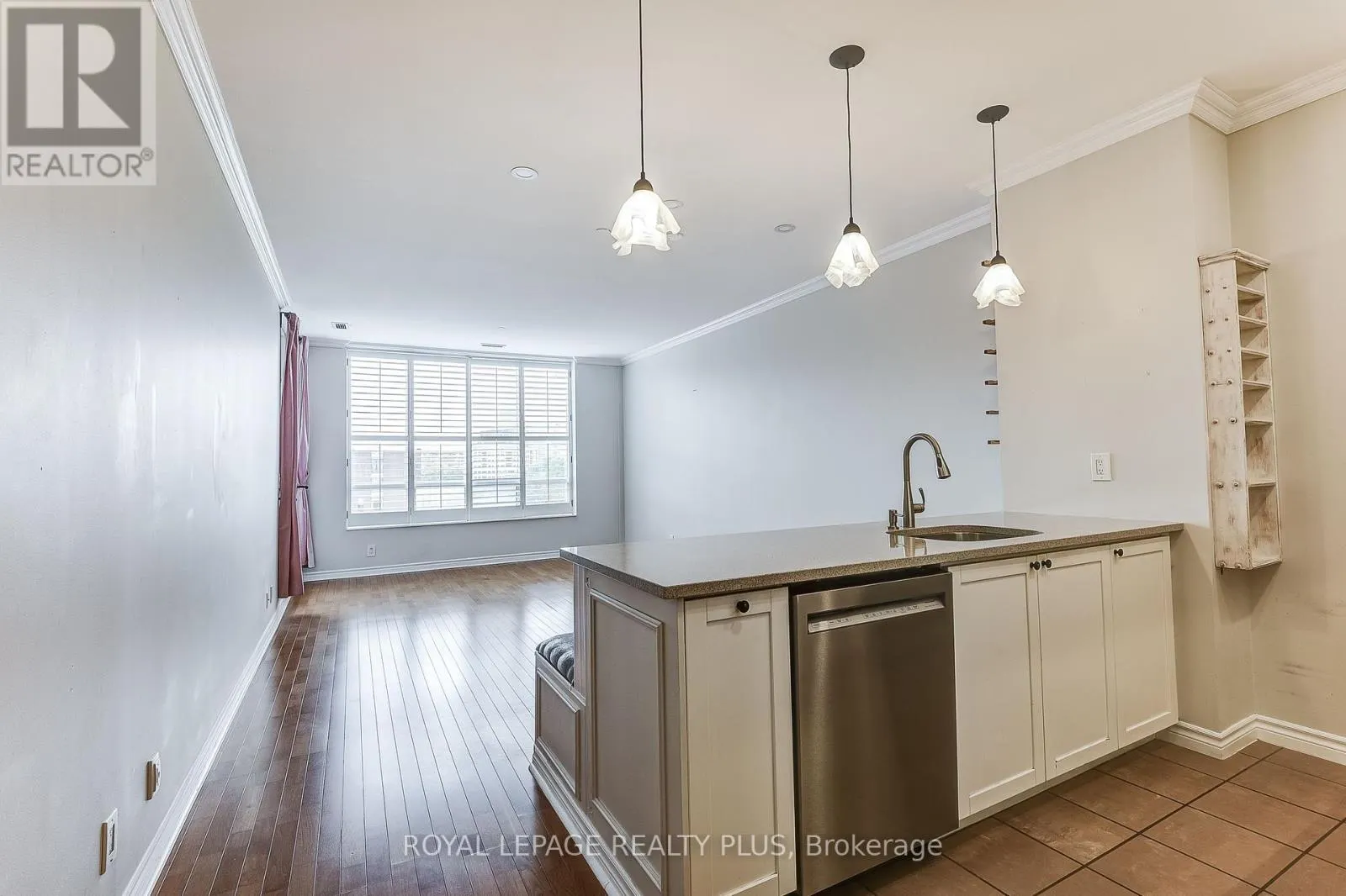 715 - 980 YONGE STREET