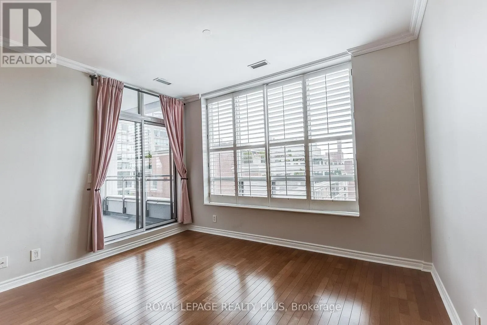 715 - 980 YONGE STREET