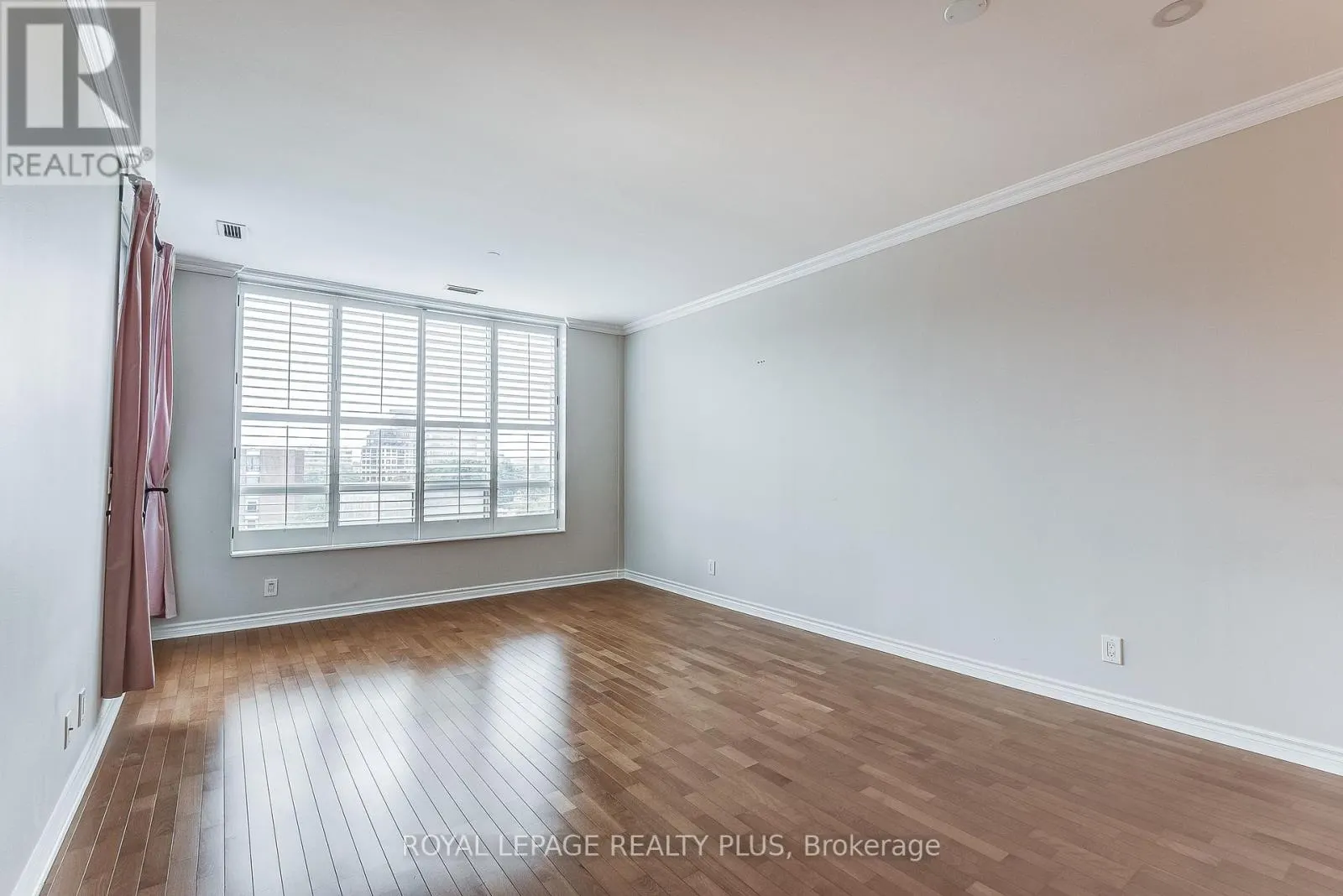 715 - 980 YONGE STREET