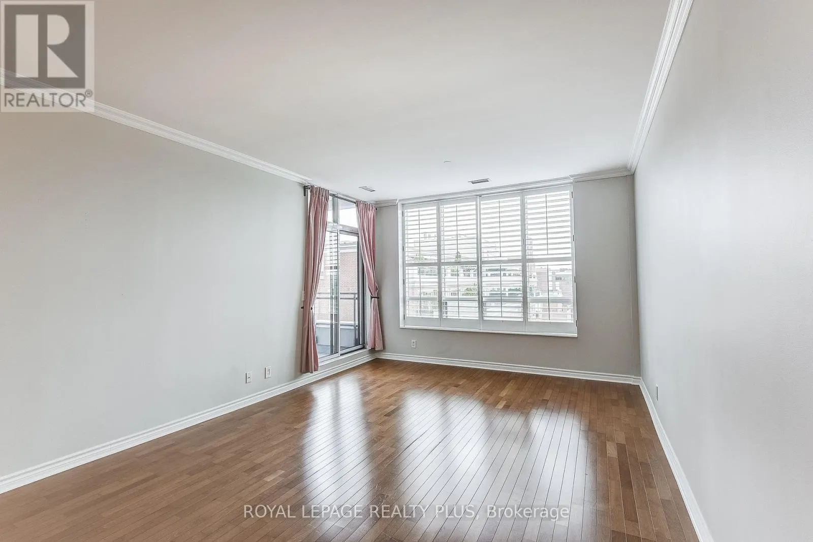 715 - 980 YONGE STREET