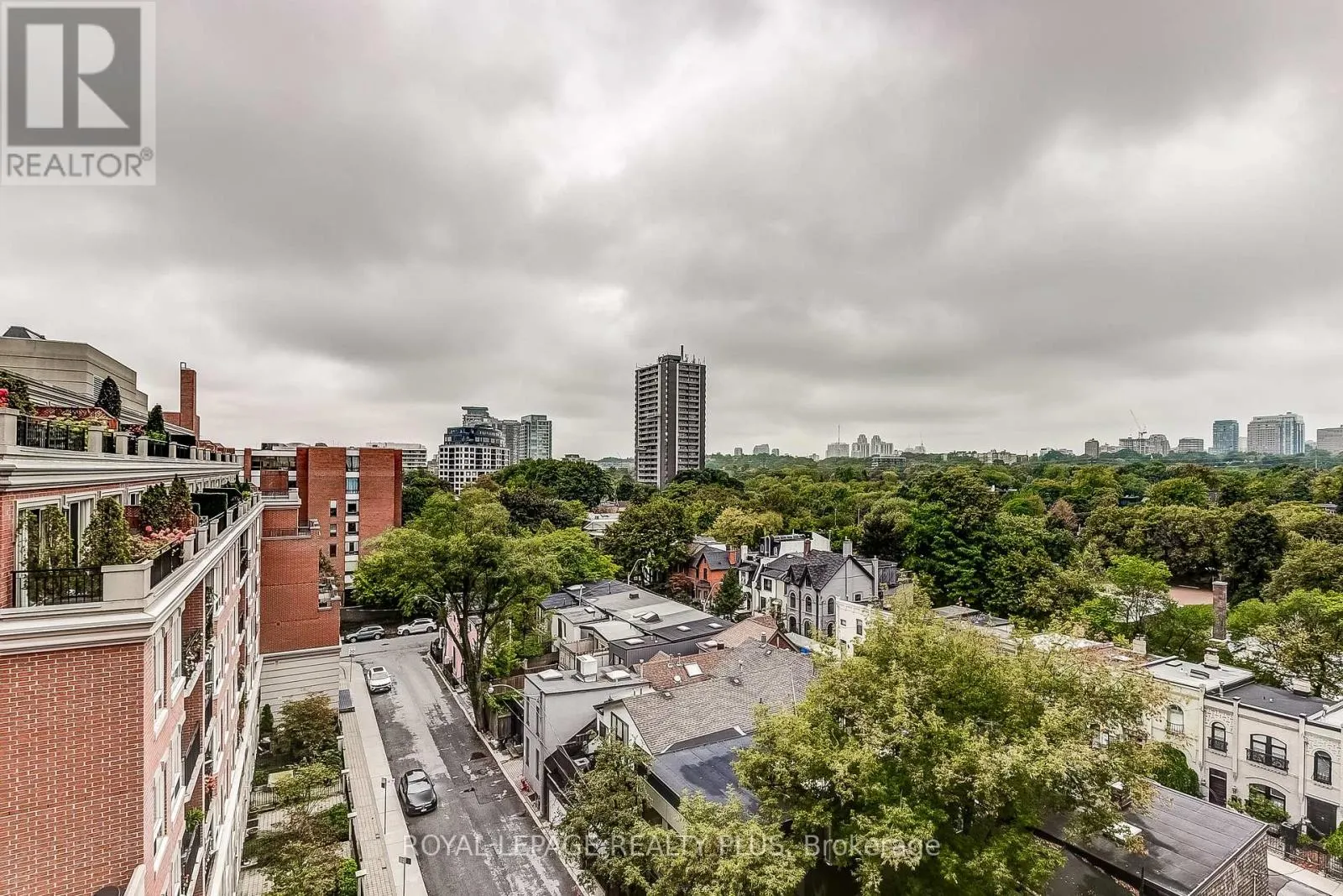 715 - 980 YONGE STREET