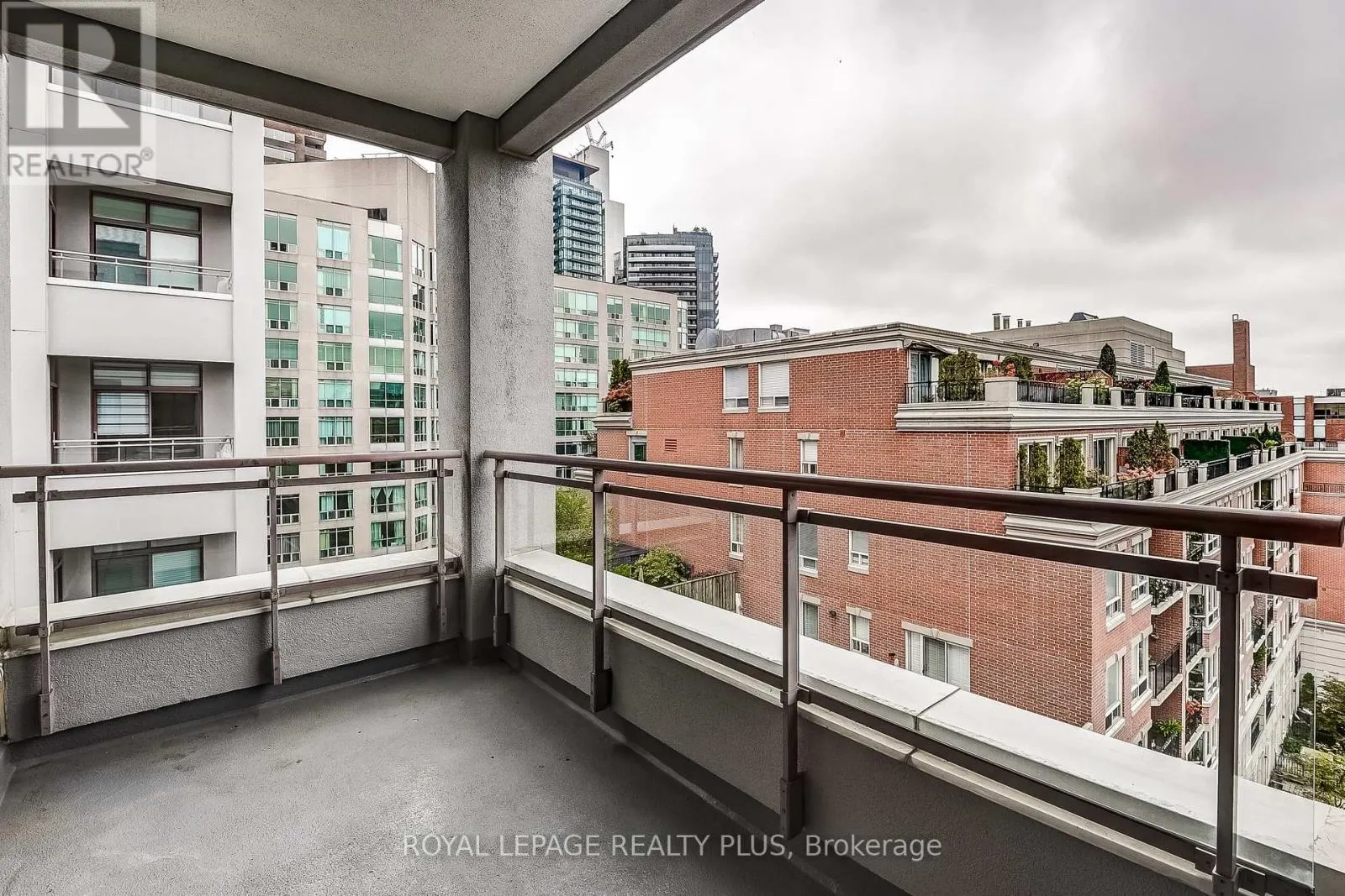 715 - 980 YONGE STREET