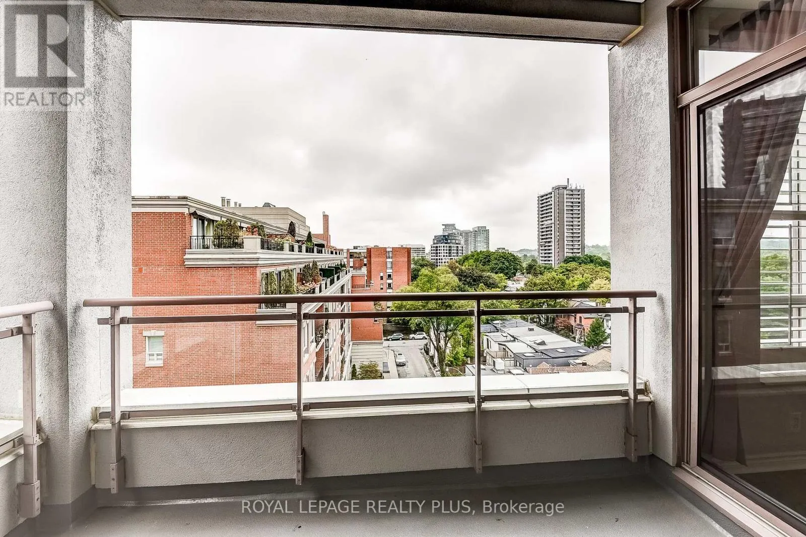 715 - 980 YONGE STREET