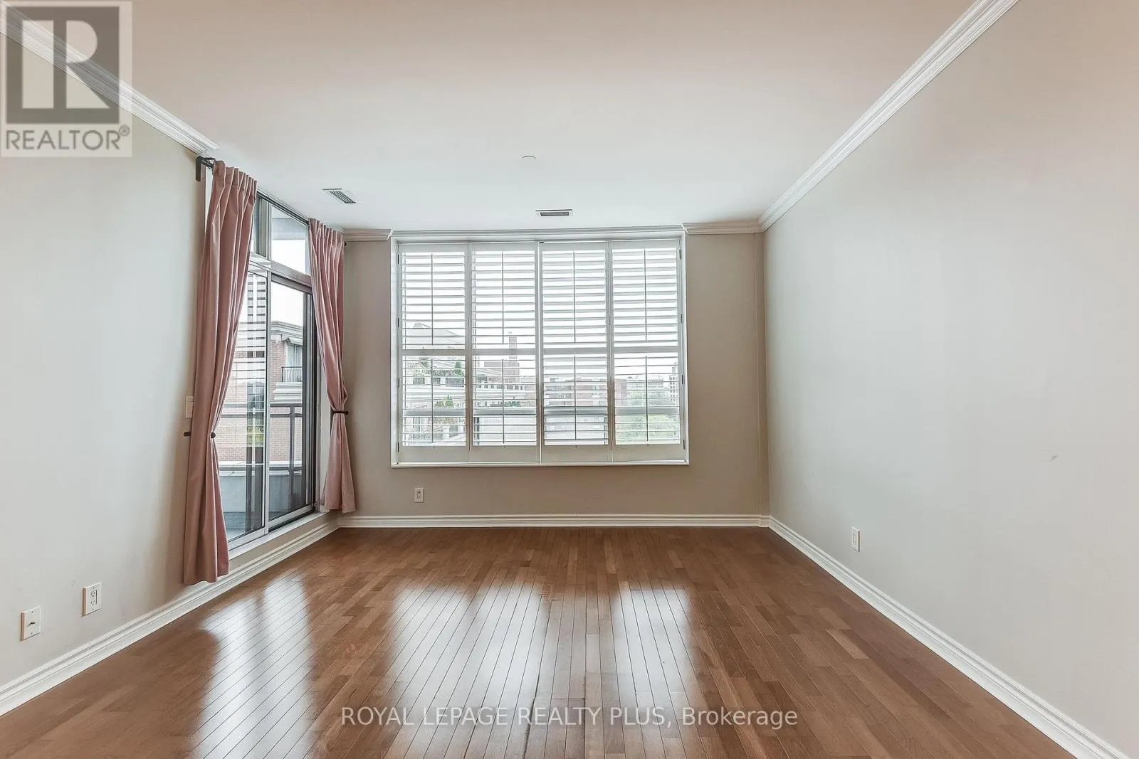 715 - 980 YONGE STREET