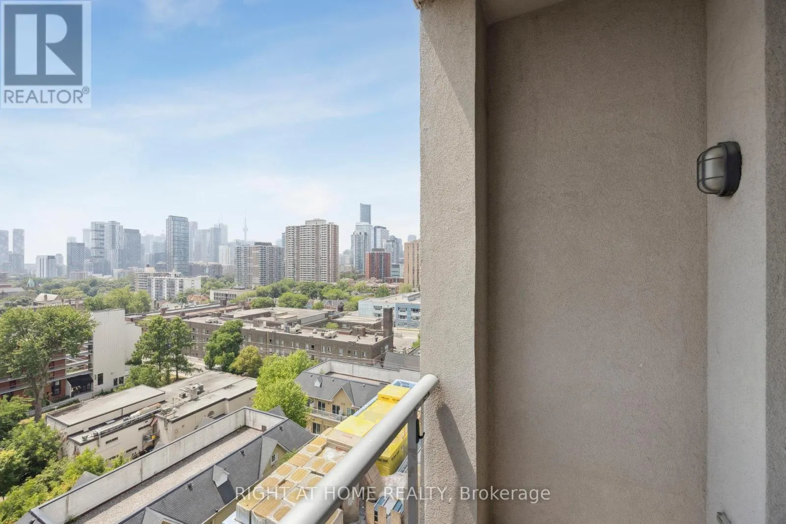 1203 - 225 WELLESLEY STREET E