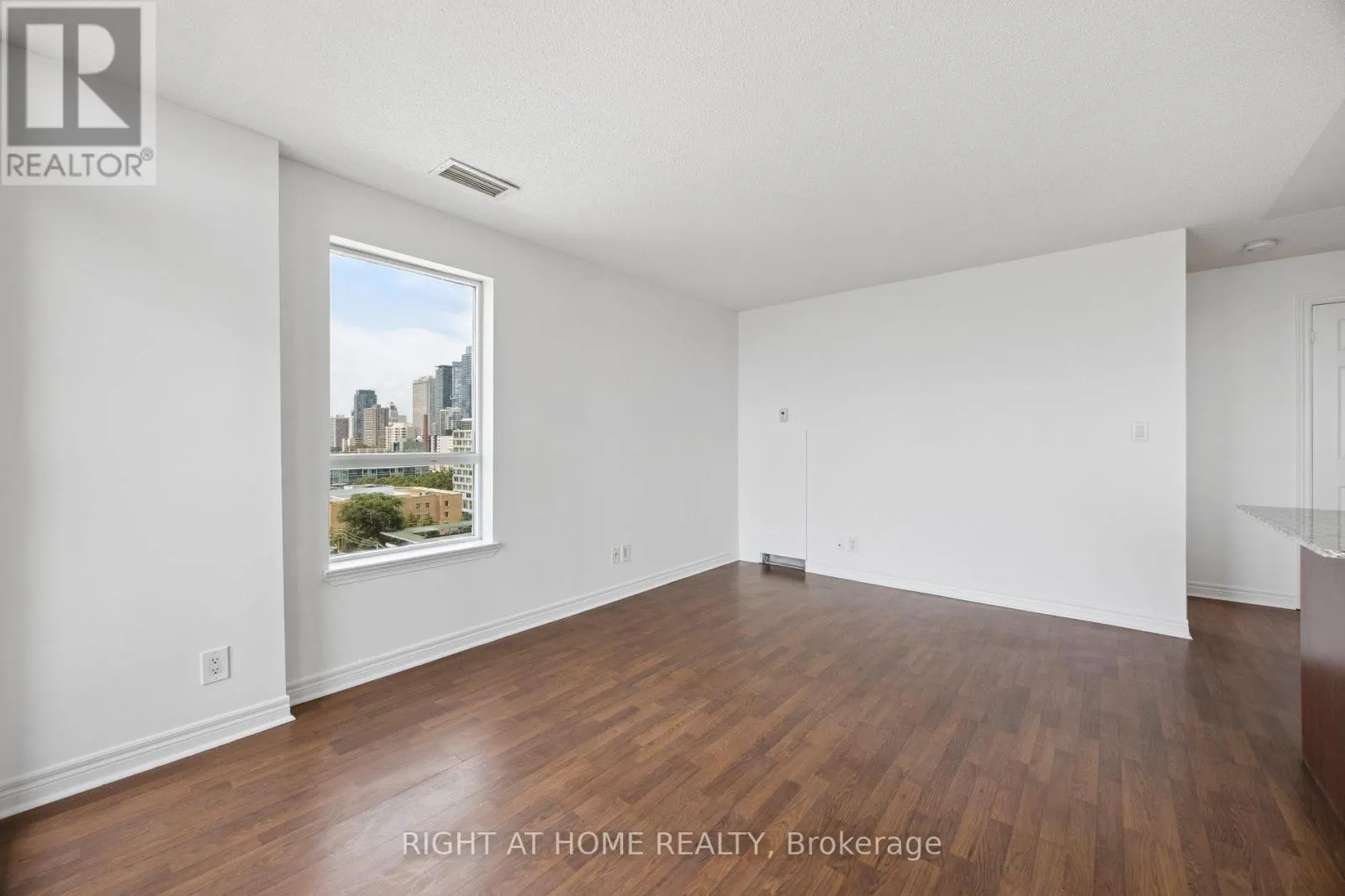 1203 - 225 WELLESLEY STREET E