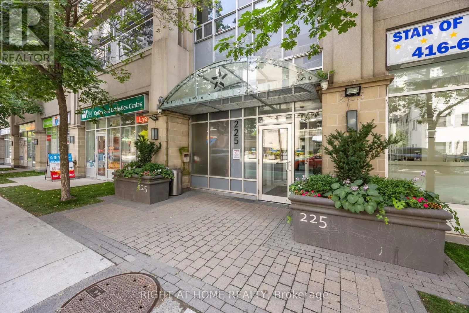 1203 - 225 WELLESLEY STREET E