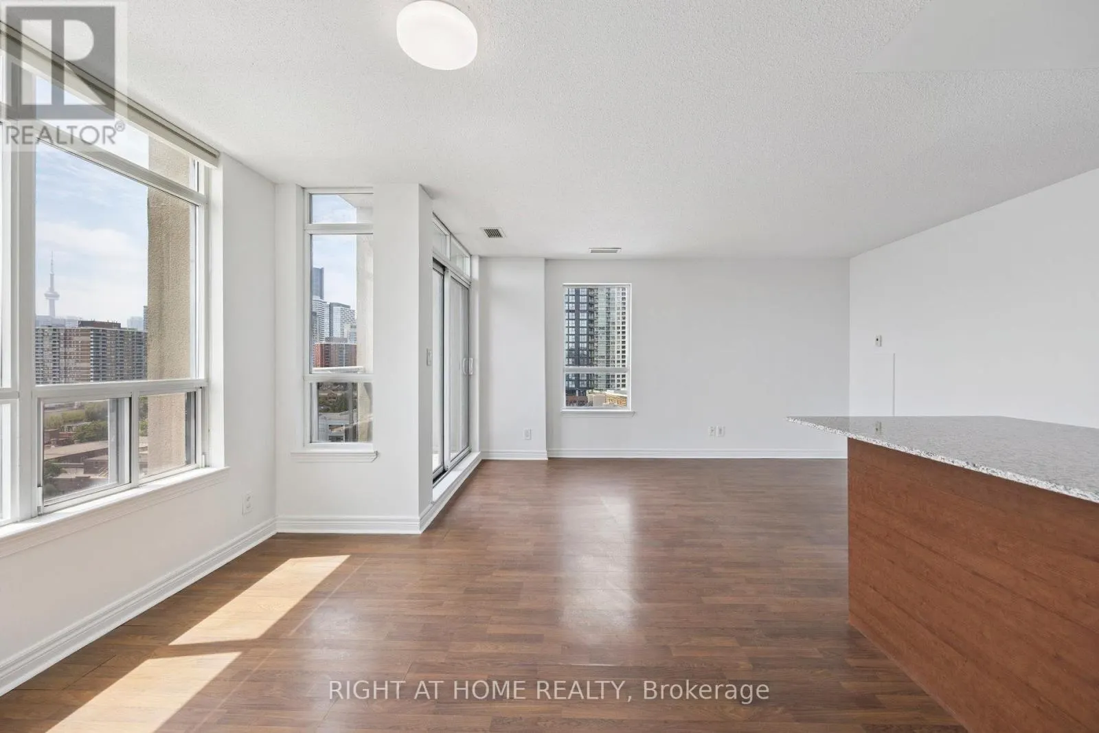 1203 - 225 WELLESLEY STREET E