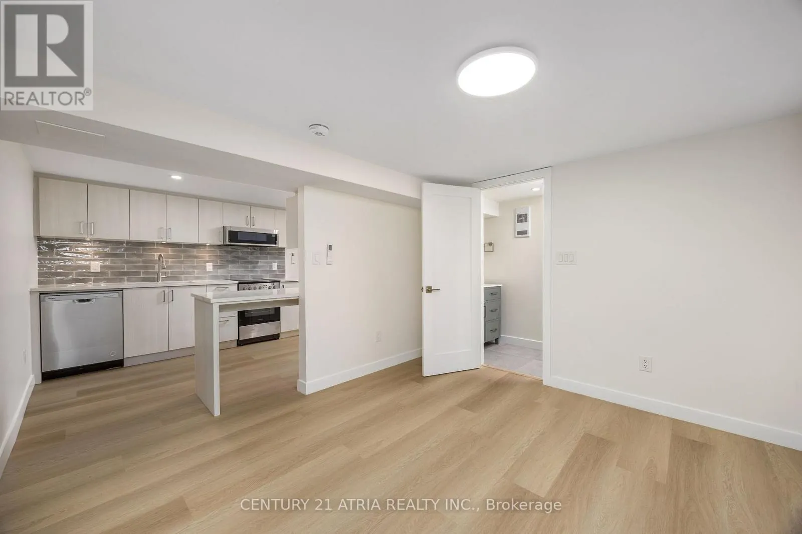 BASEMENT REAR UNIT - 451 LANSDOWNE AVENUE