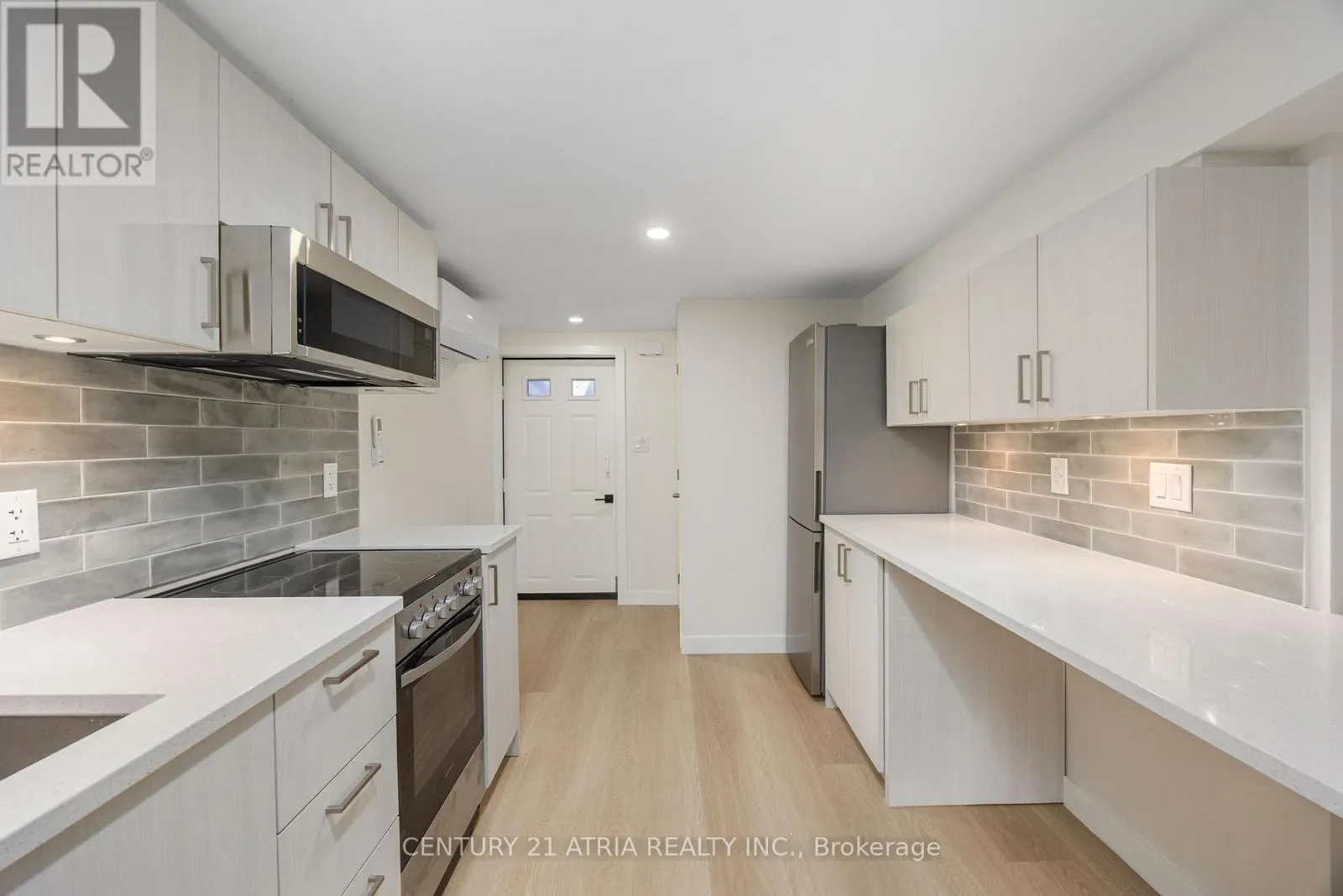 BASEMENT REAR UNIT - 451 LANSDOWNE AVENUE