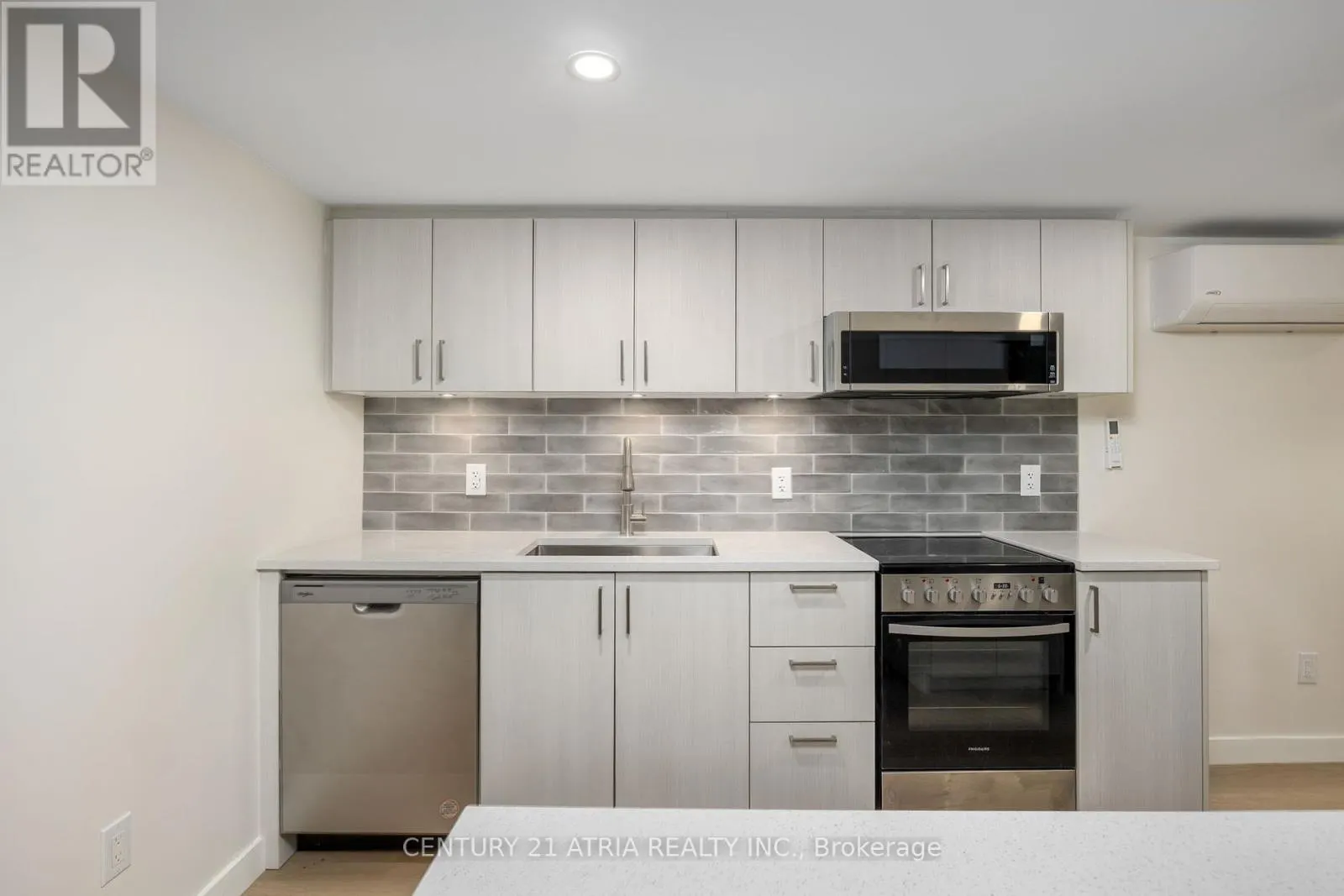 BASEMENT REAR UNIT - 451 LANSDOWNE AVENUE