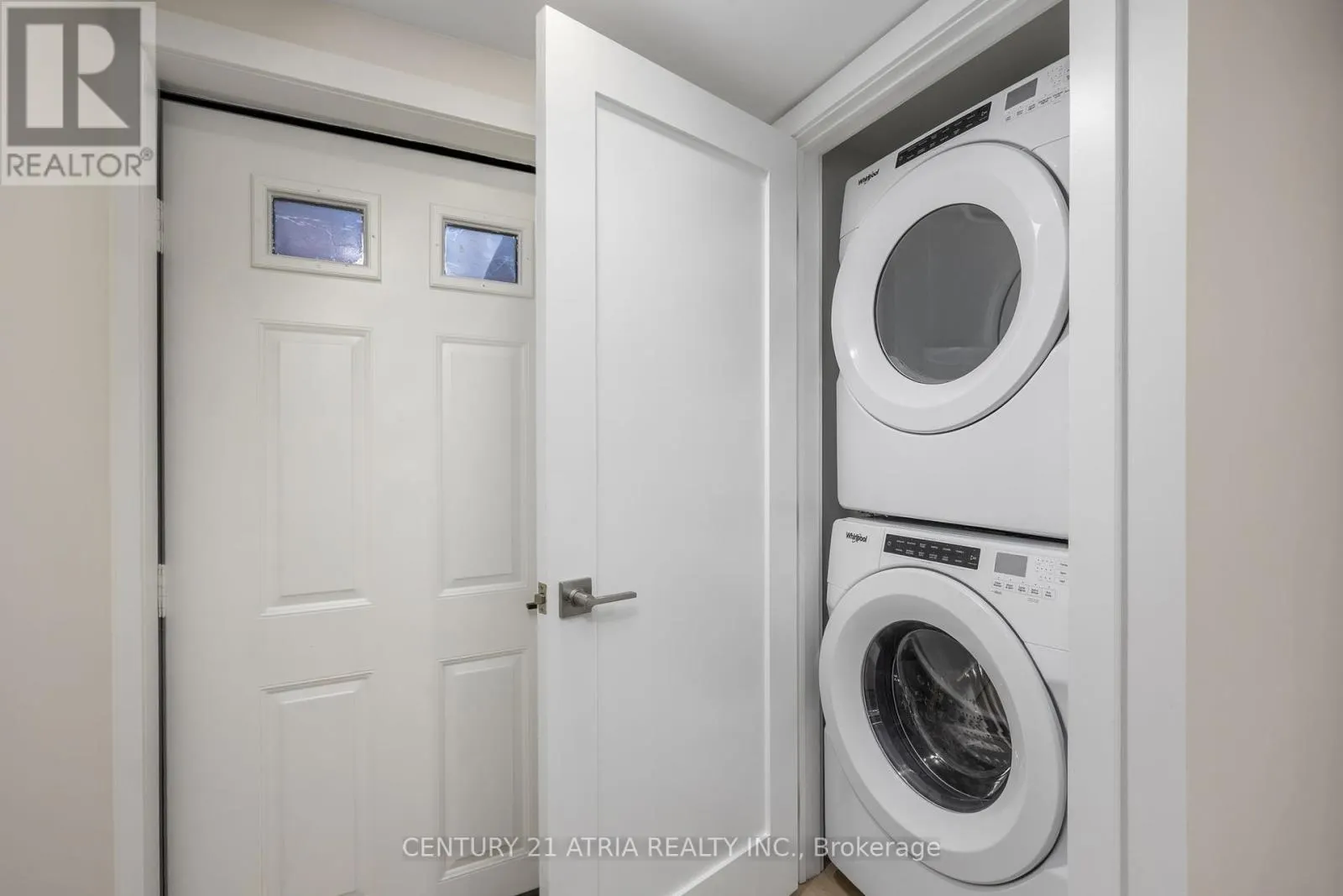 BASEMENT REAR UNIT - 451 LANSDOWNE AVENUE
