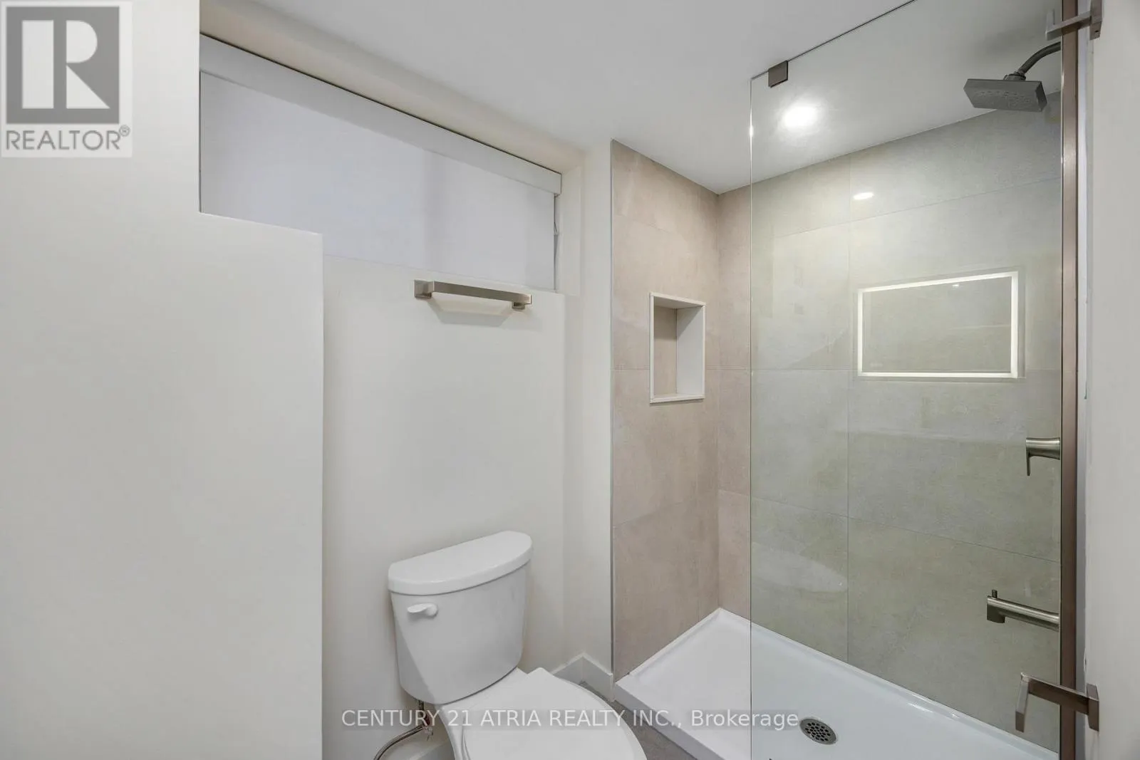 BASEMENT REAR UNIT - 451 LANSDOWNE AVENUE