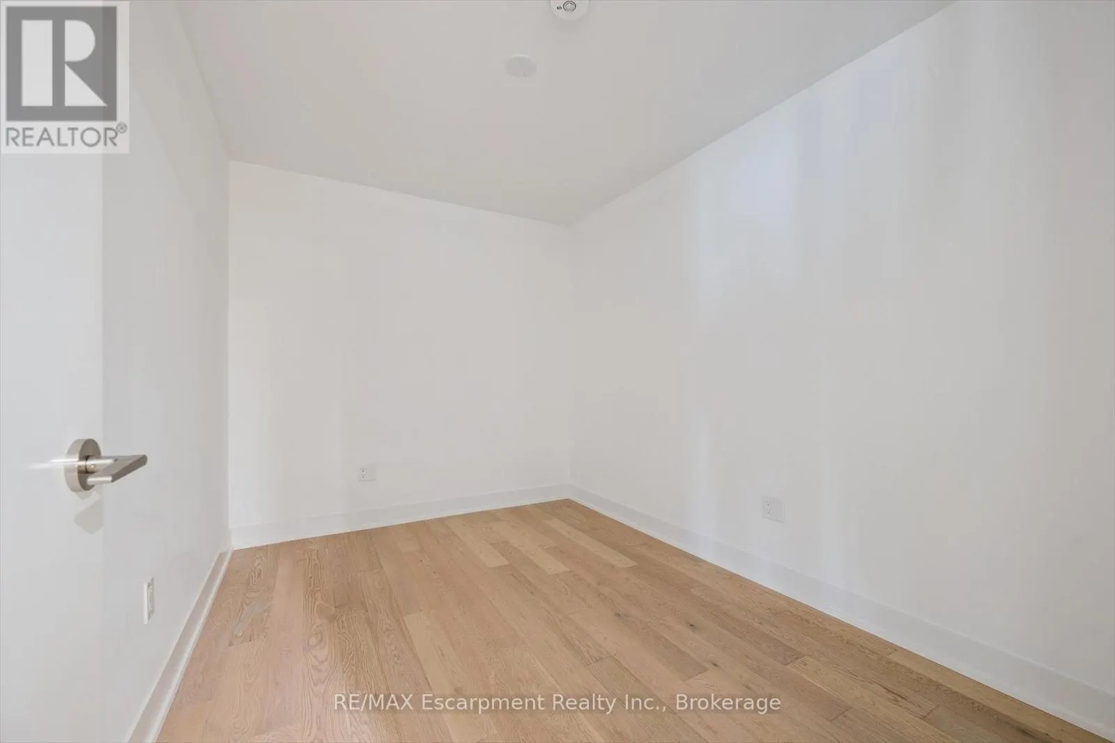 201 - 200 KEEWATIN AVENUE, #201