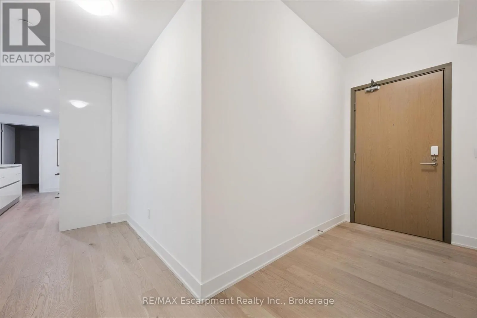 201 - 200 KEEWATIN AVENUE, #201
