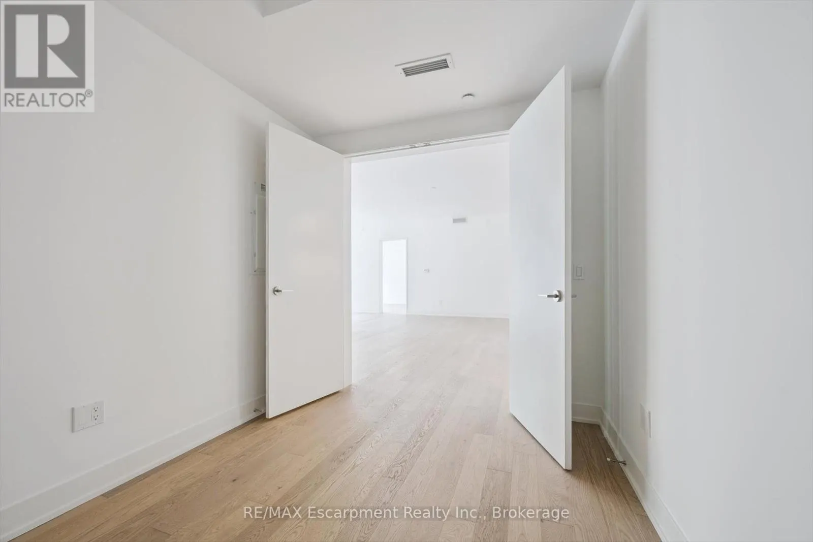201 - 200 KEEWATIN AVENUE, #201