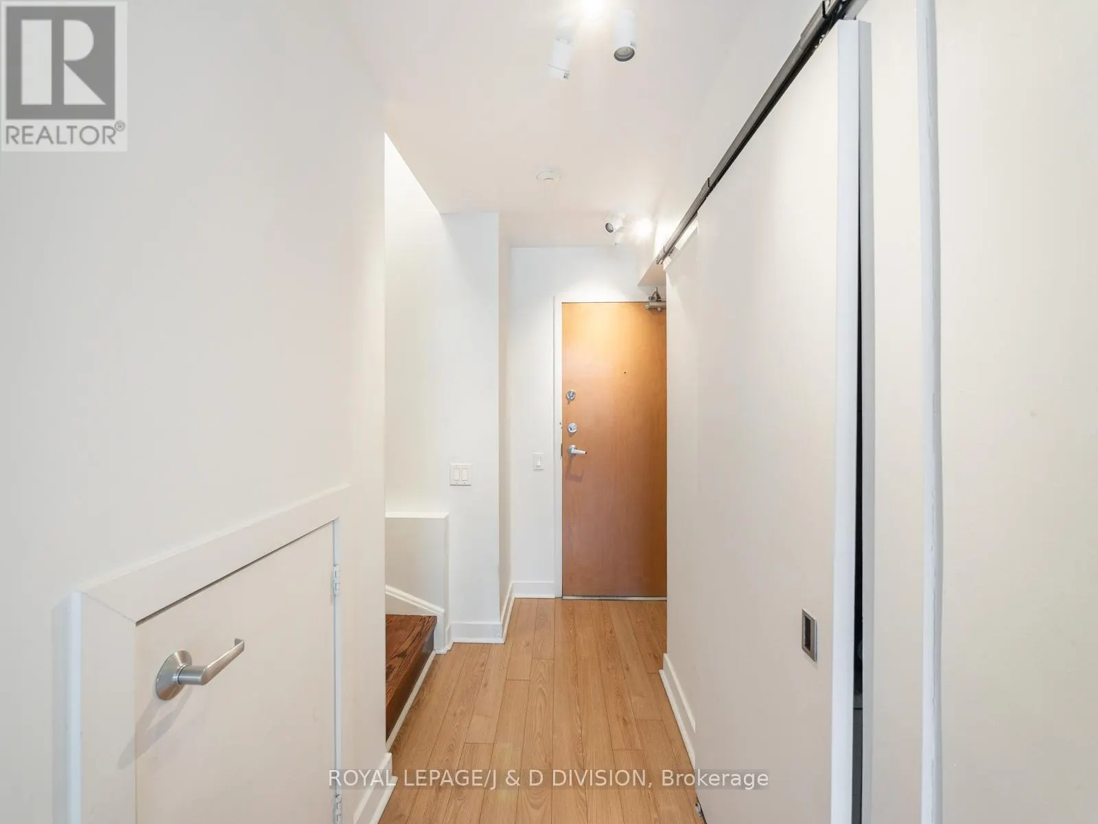 308 - 77 LOMBARD STREET