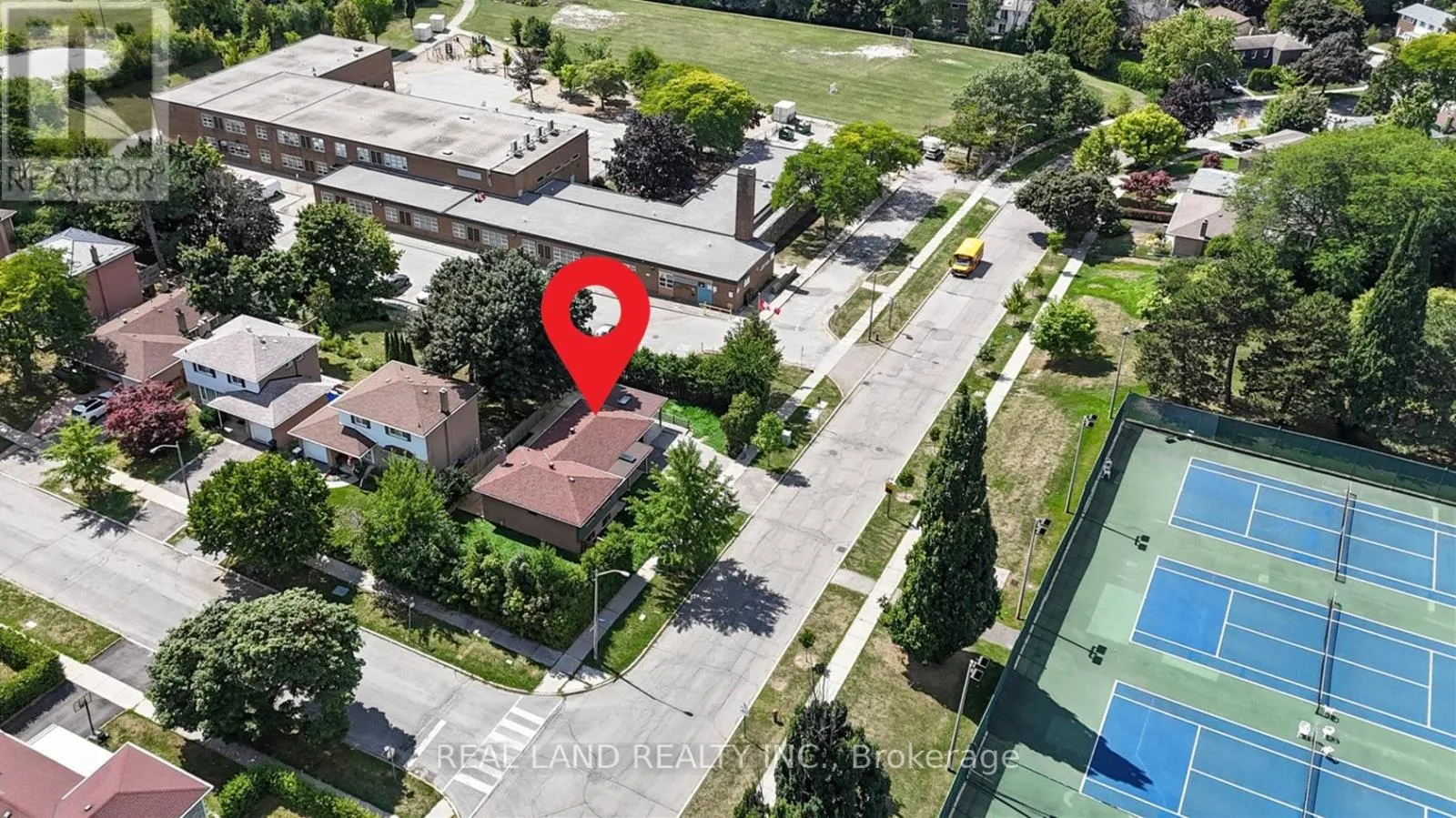38 CRESTHAVEN DRIVE