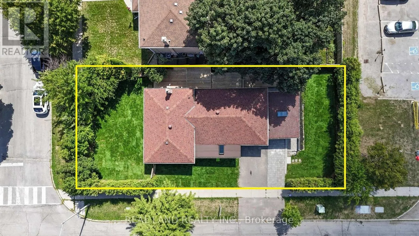 38 CRESTHAVEN DRIVE