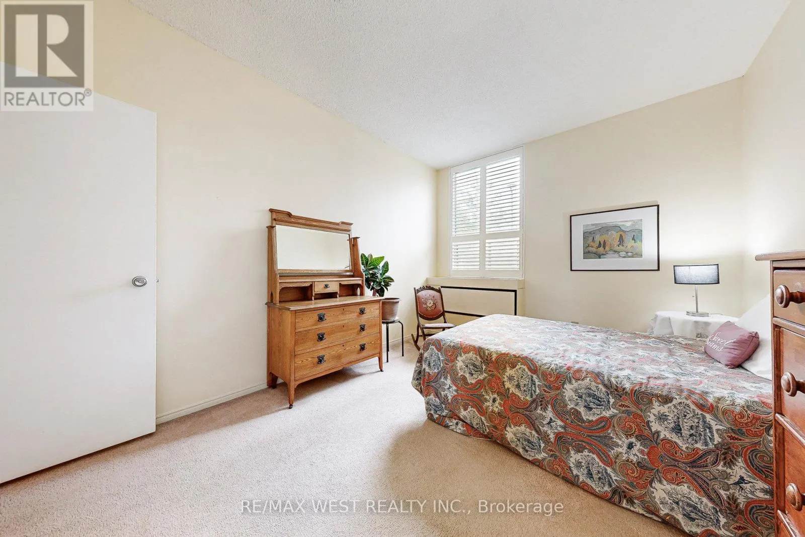 104 - 20 FASHION ROSE WAY