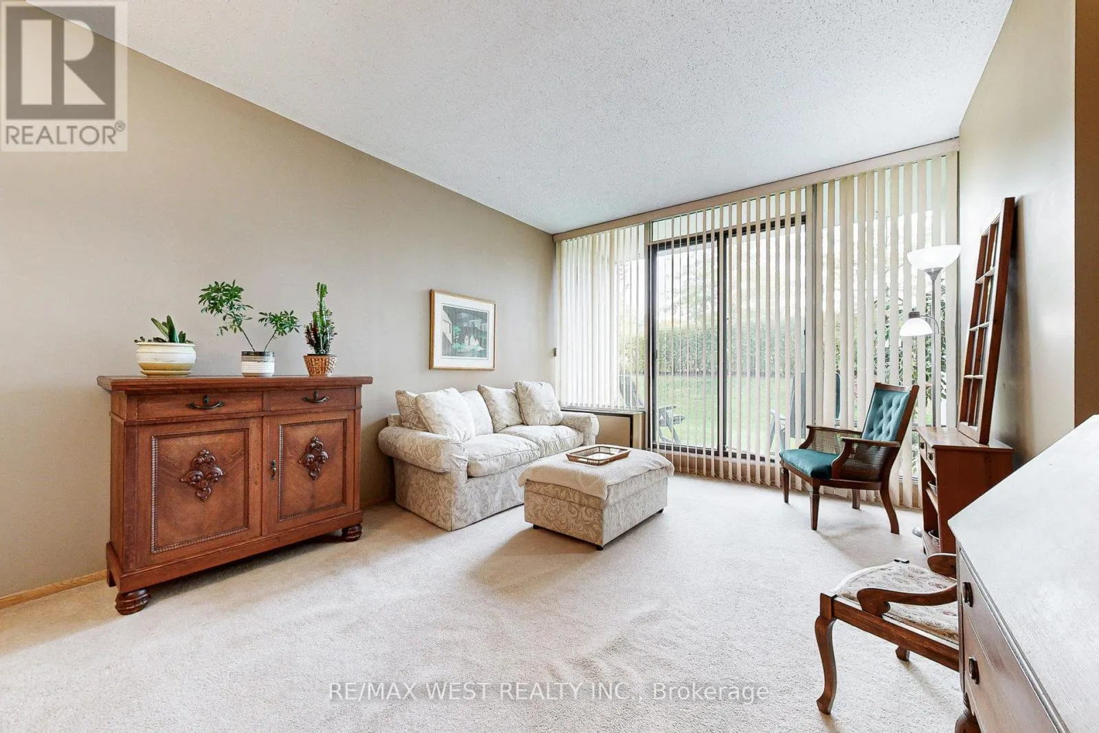 104 - 20 FASHION ROSE WAY