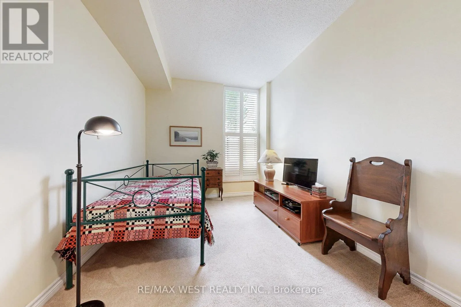 104 - 20 FASHION ROSE WAY