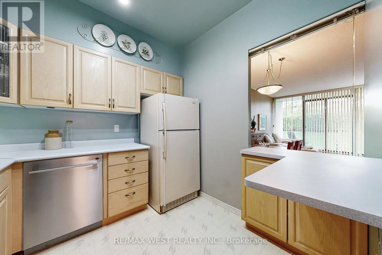 104 - 20 FASHION ROSE WAY