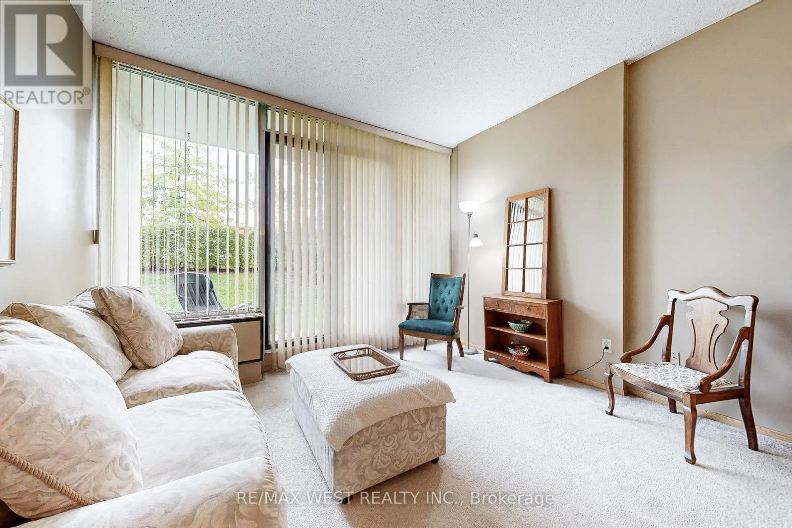 104 - 20 FASHION ROSE WAY