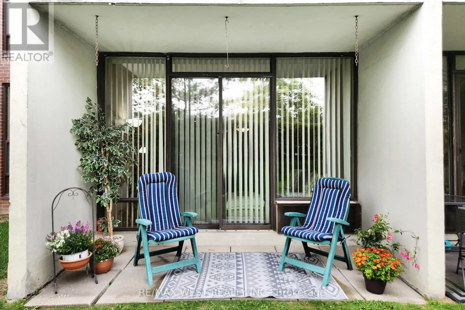 104 - 20 FASHION ROSE WAY