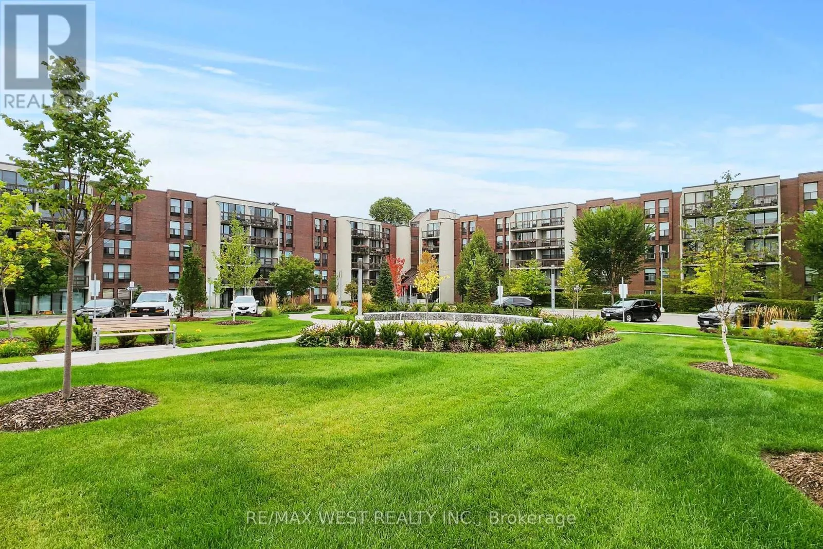 104 - 20 FASHION ROSE WAY