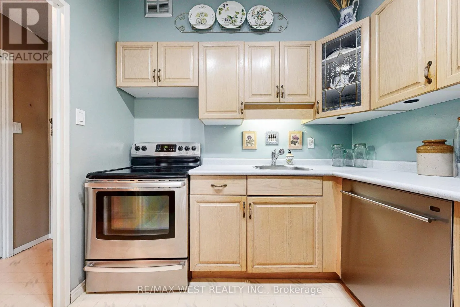 104 - 20 FASHION ROSE WAY