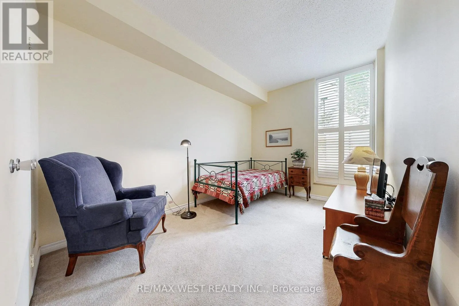 104 - 20 FASHION ROSE WAY