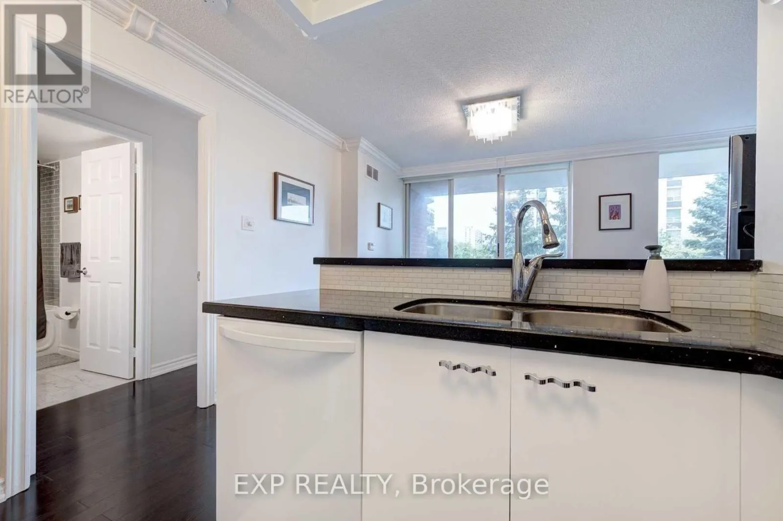 302 - 300 BALLIOL STREET NW