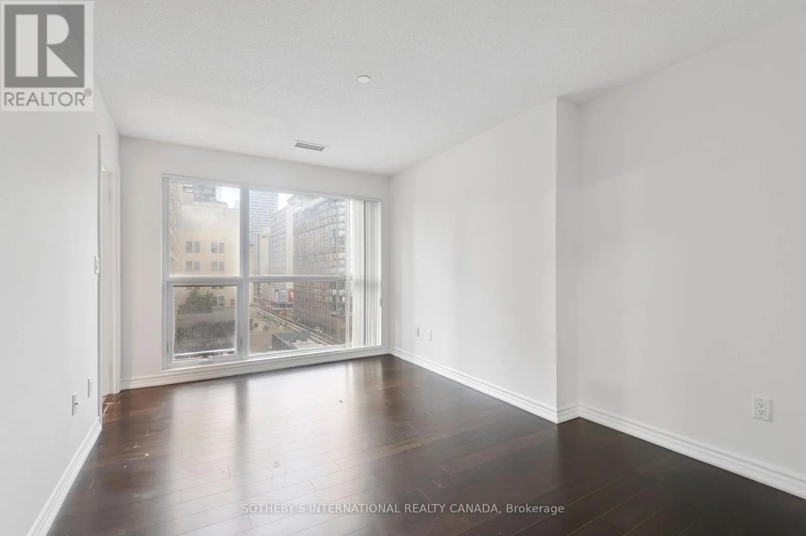 602 - 386 YONGE STREET