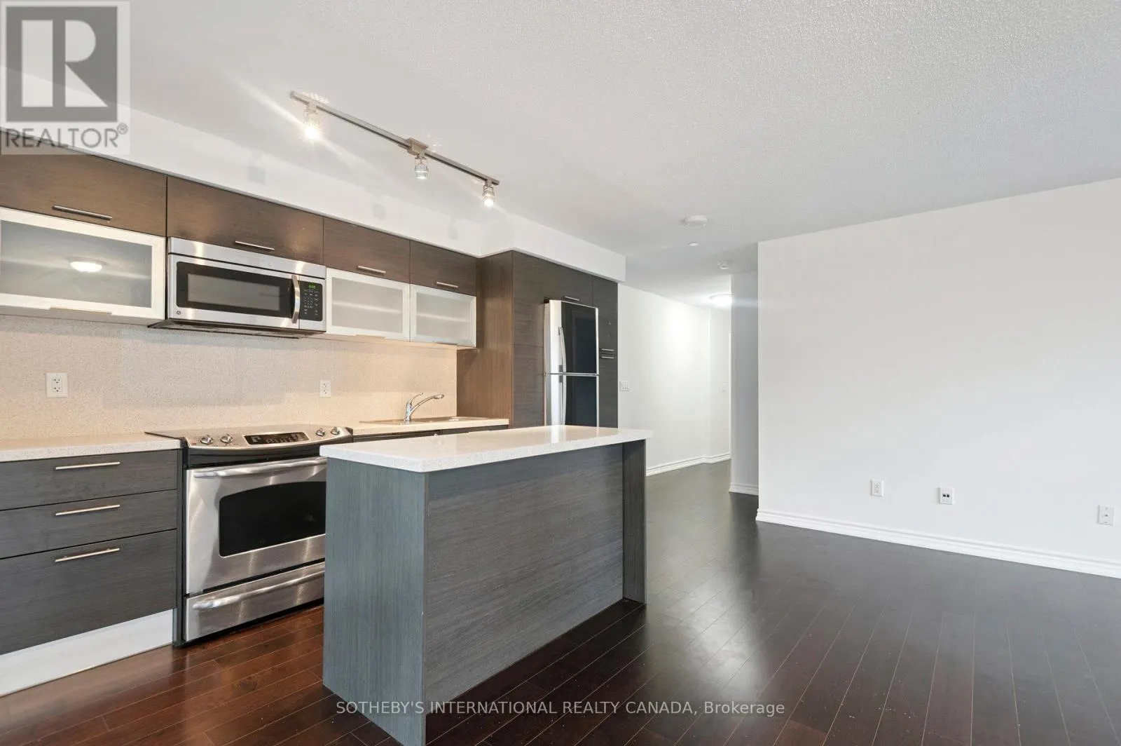 602 - 386 YONGE STREET