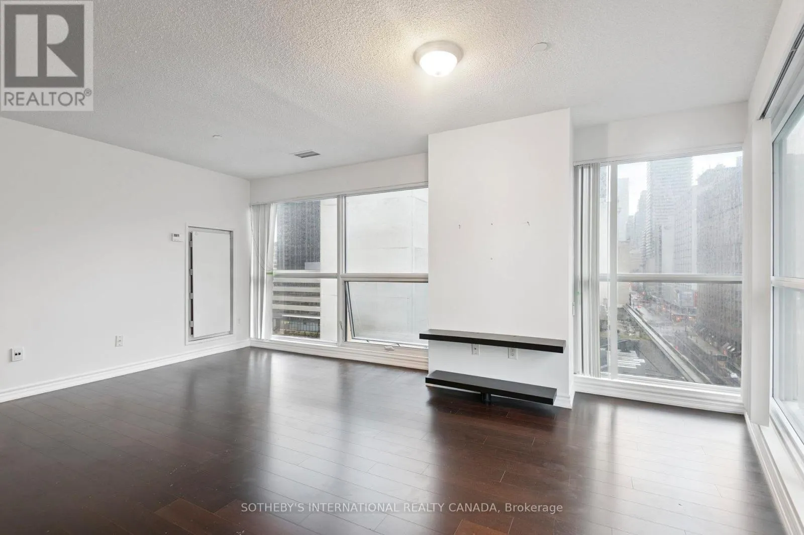 602 - 386 YONGE STREET