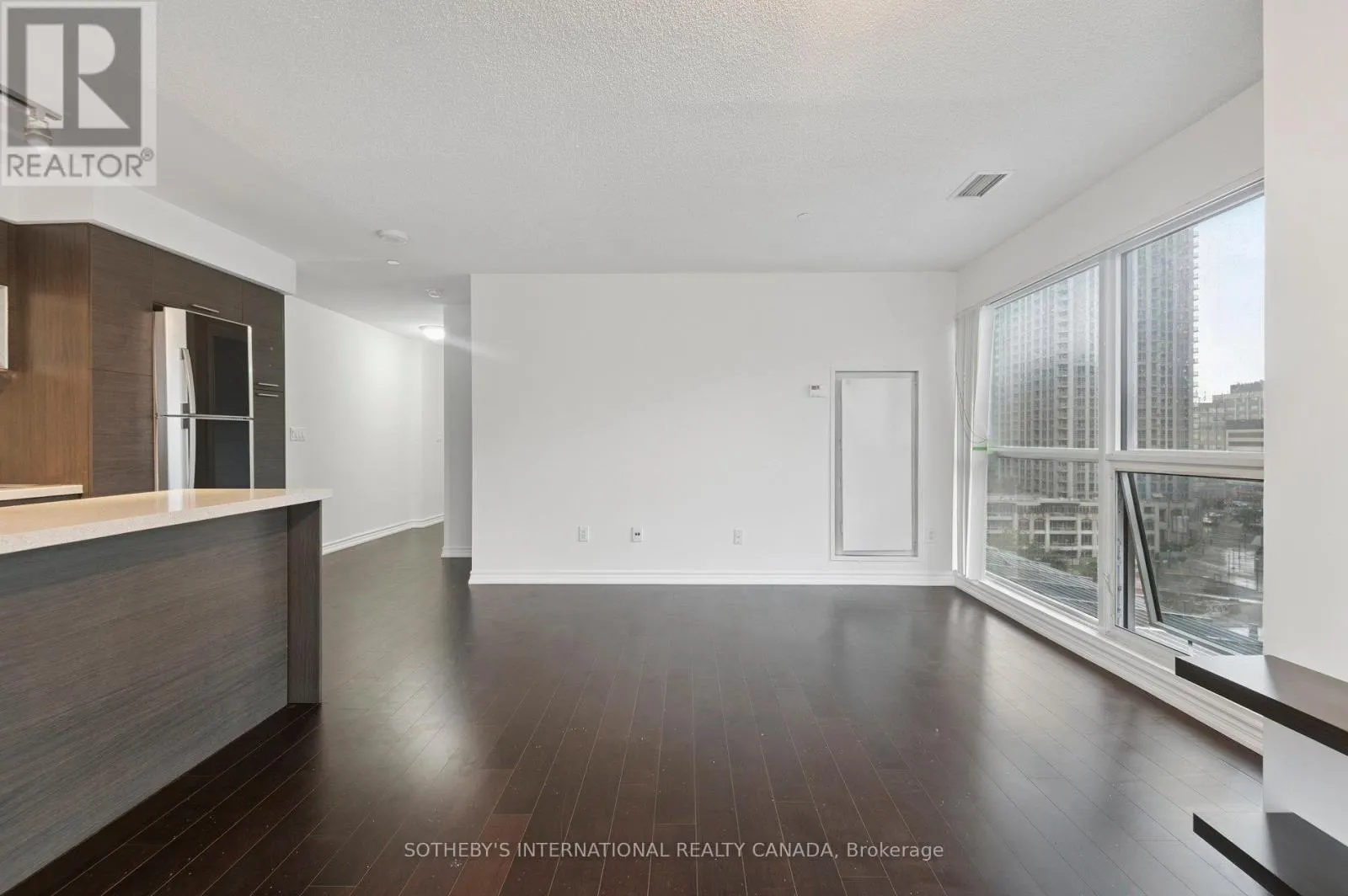 602 - 386 YONGE STREET