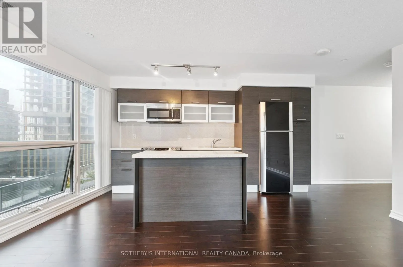 602 - 386 YONGE STREET