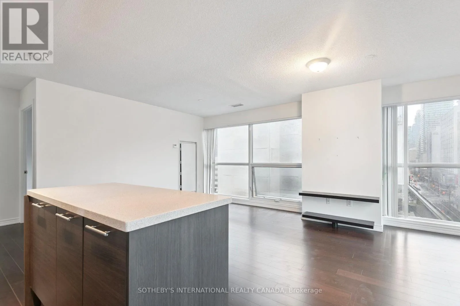 602 - 386 YONGE STREET