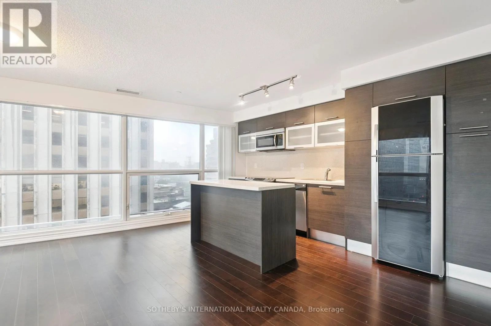 602 - 386 YONGE STREET