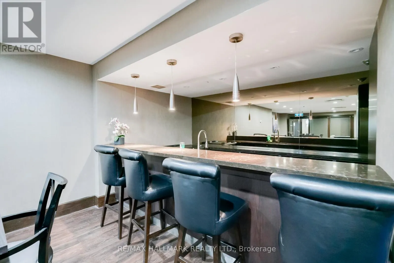 1616 - 30 GREENFIELD AVENUE