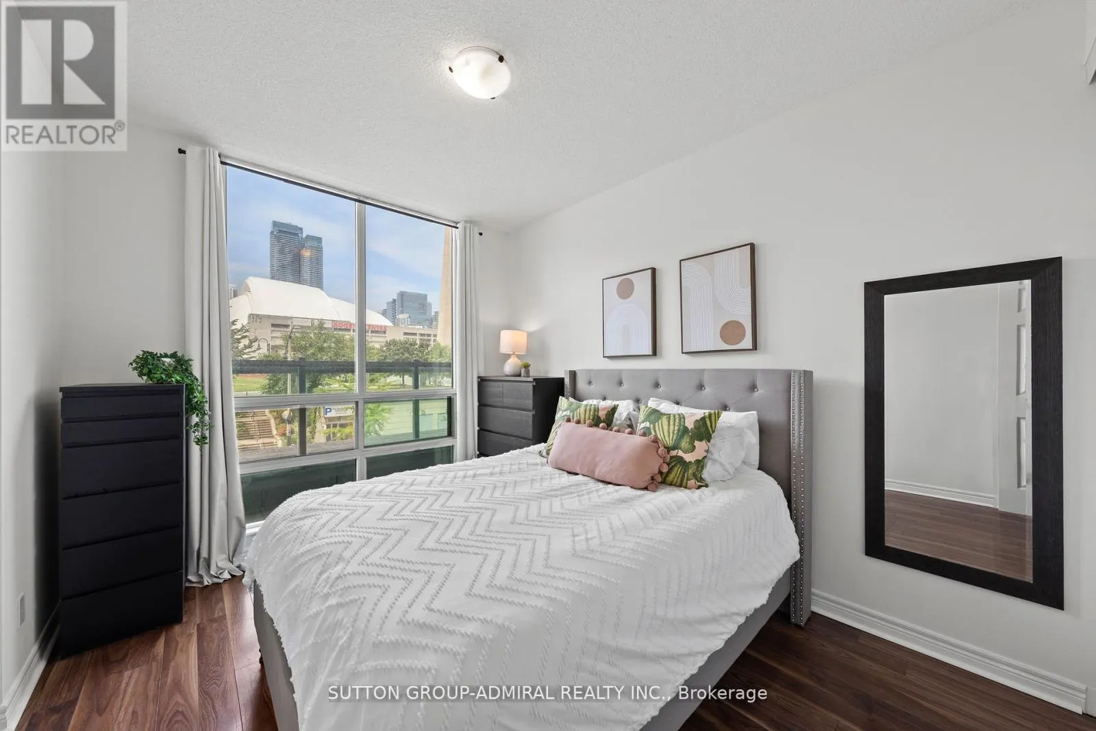 210 - 51 LOWER SIMCOE STREET