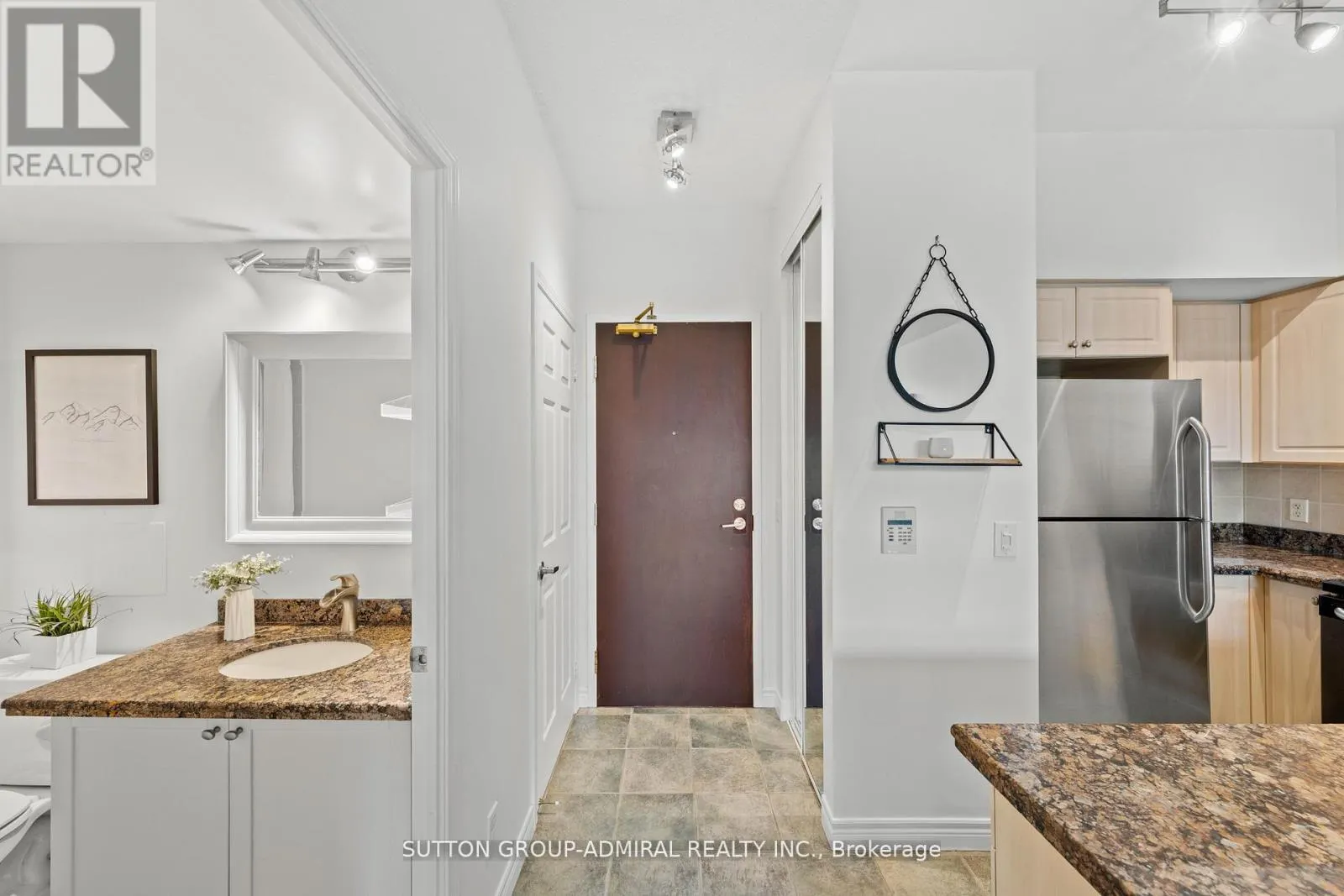 210 - 51 LOWER SIMCOE STREET
